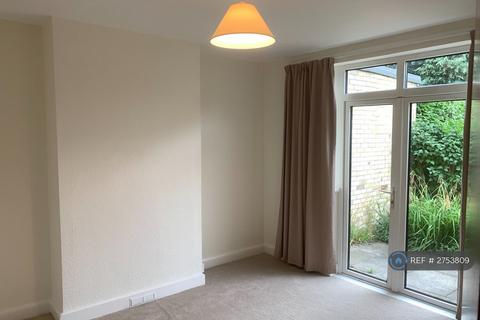 3 bedroom semi-detached house to rent, Cambridge Road, Great Shelford, Cambridge, CB22