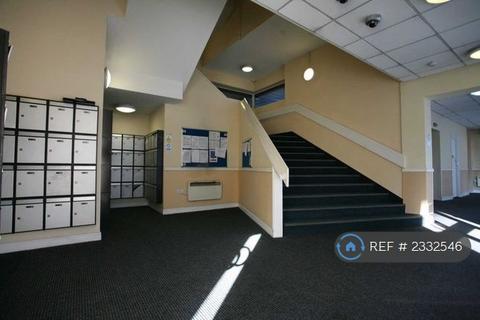 2 bedroom flat to rent, City Gate House, Gants Hill Station, IG2