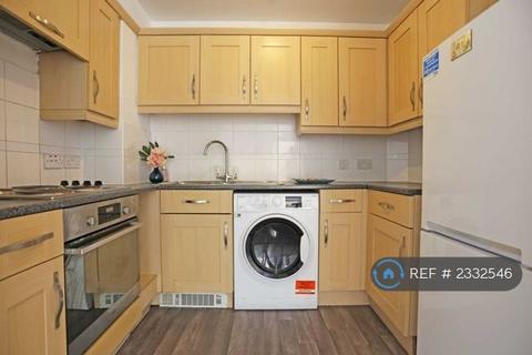 2 bedroom flat to rent, City Gate House, Gants Hill Station, IG2