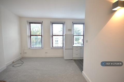 1 bedroom flat to rent, St Margarets Road, Twickenham, TW1