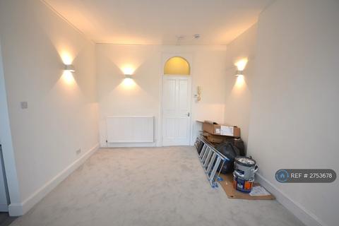 1 bedroom flat to rent, St Margarets Road, Twickenham, TW1