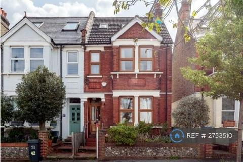 5 bedroom semi-detached house to rent, Glossop Road, South Croydon, CR2
