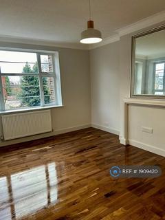 2 bedroom flat to rent, Kingsley Court, London, NW2