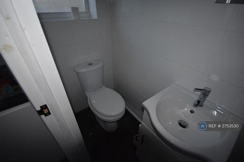 1 bedroom in a house share to rent, Burgess Road, Southampton, SO16
