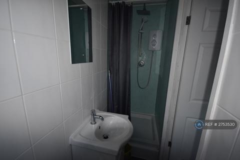 1 bedroom in a house share to rent, Burgess Road, Southampton, SO16