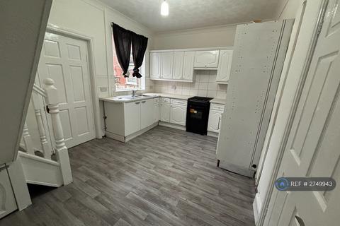 3 bedroom terraced house to rent, Woodstock Street, Rochdale, OL12