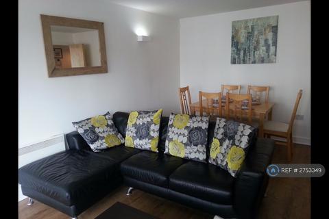 2 bedroom flat to rent, Chertsey Road, Woking, GU21