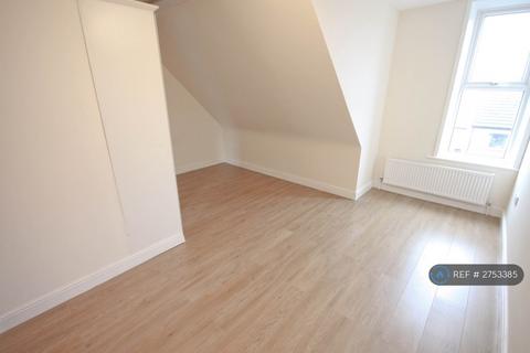 2 bedroom flat to rent, Mapperley, Nottingham, NG3
