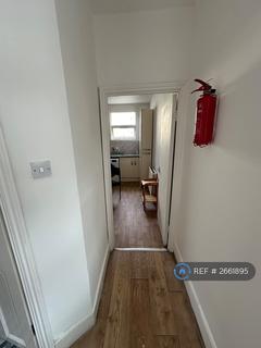1 bedroom in a house share to rent, Barking Road, London, E6