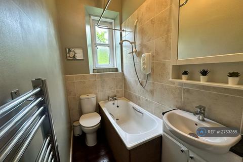 2 bedroom flat to rent, Roseburn Place, Edinburgh, EH12