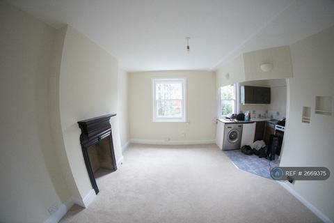 Studio to rent, York Road, Guildford, GU1