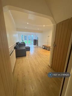 2 bedroom flat to rent, Kinross Avenue, Worcester Park, KT4