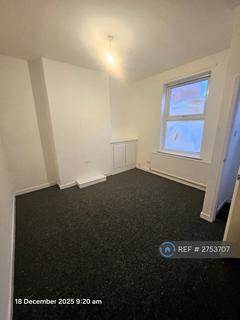 3 bedroom terraced house to rent, Dargai Street, Manchester, M11