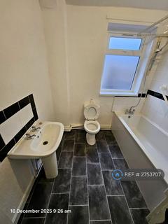3 bedroom terraced house to rent, Dargai Street, Manchester, M11