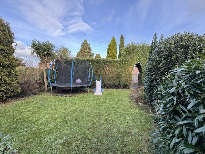Front/Play Garden