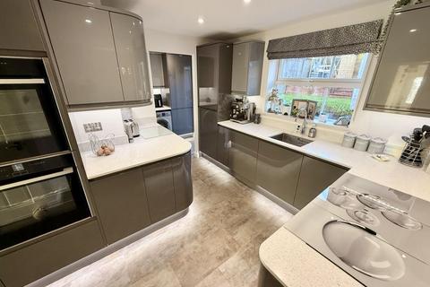 undefined, Highglen Drive, Plympton. A stunning 4 bedroom detached family home, drive, garage store & gardens.