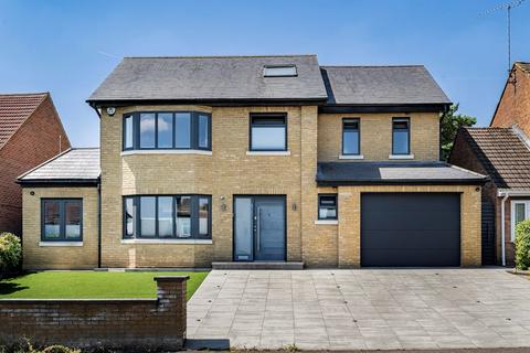 4 bedroom detached house for sale, Homewood Avenue, Cuffley EN6