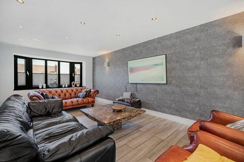 4 bedroom detached house for sale, Homewood Avenue, Cuffley EN6