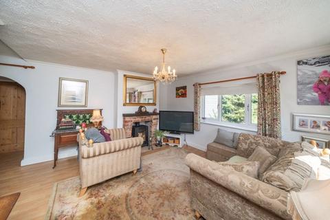 3 bedroom semi-detached house for sale, Bromsgrove Road, Belbroughton DY9