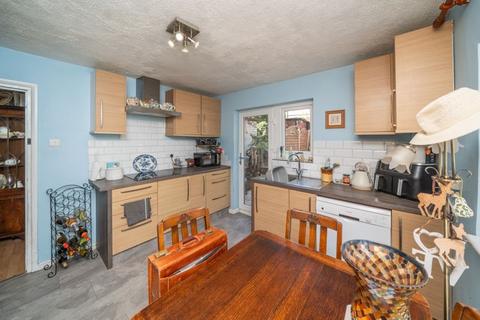 3 bedroom semi-detached house for sale, Bromsgrove Road, Belbroughton DY9