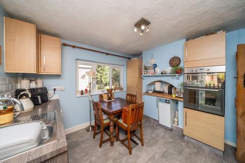 3 bedroom semi-detached house for sale, Bromsgrove Road, Belbroughton DY9