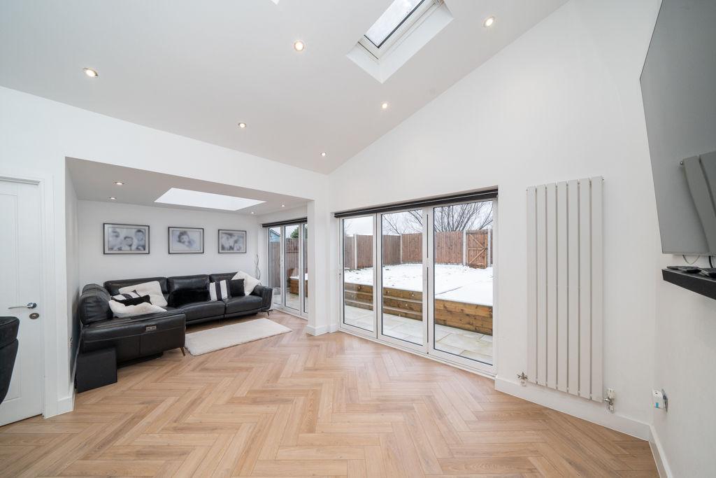 Dining/kitchen/sitting room