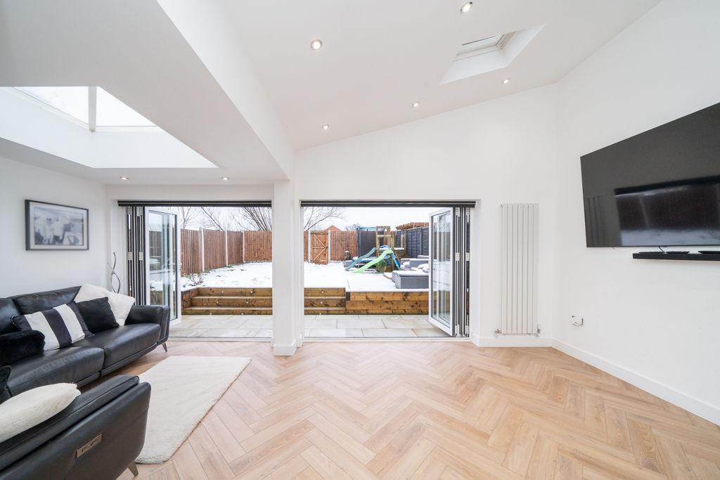 Dining/kitchen/sitting room