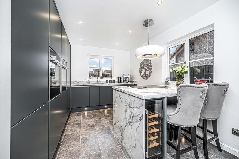 Breakfasting Kitchen