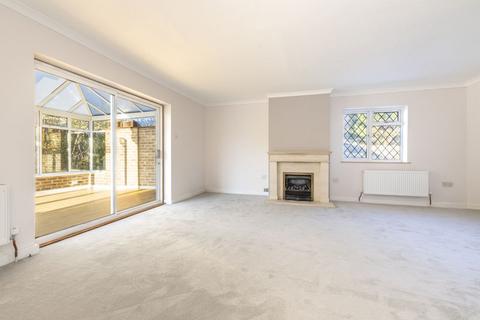 2 bedroom detached bungalow for sale, Beacon Close, Crowborough