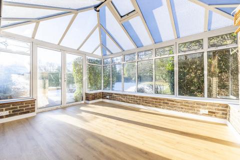 2 bedroom detached bungalow for sale, Beacon Close, Crowborough
