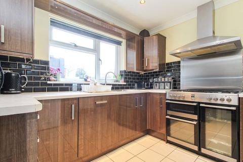 3 bedroom detached house for sale, Honey Hill Road, Bedford MK40