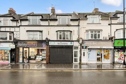2 bedroom apartment to rent, Chipstead Valley Road, Coulsdon CR5