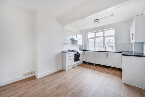 2 bedroom apartment to rent, Chipstead Valley Road, Coulsdon CR5