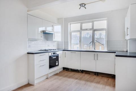 2 bedroom apartment to rent, Chipstead Valley Road, Coulsdon CR5
