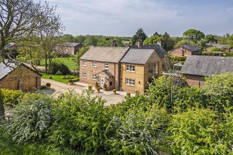 3 bedroom detached house for sale, North Road, Leyland PR26