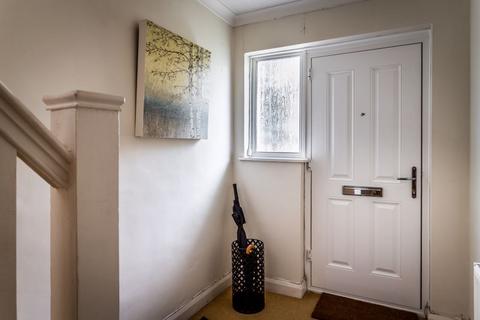 3 bedroom semi-detached house to rent, Fieldsend Road, Cheam SM3