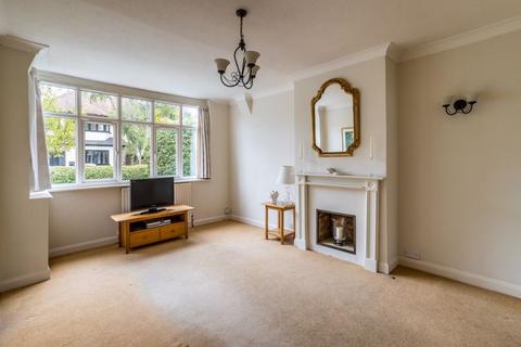 3 bedroom semi-detached house to rent, Fieldsend Road, Cheam SM3