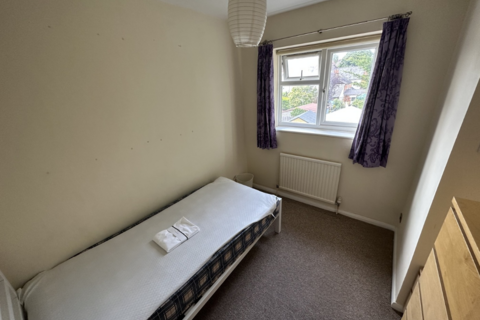 1 bedroom in a house share to rent, Kimbers Lane, Farnham, GU9