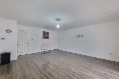 3 bedroom end of terrace house for sale, Bastable Avenue, Barking