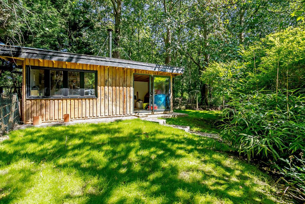 Summerhouse exterior, out buildings