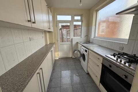 3 bedroom semi-detached house to rent, Branksome Way, Harrow, HA3