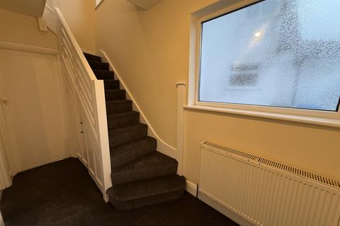 3 bedroom semi-detached house to rent, Branksome Way, Harrow, HA3