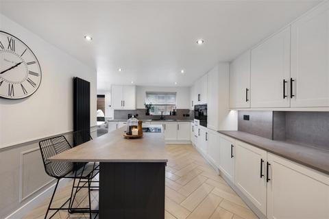4 bedroom house for sale, Sandbrook Close, Market Drayton TF9