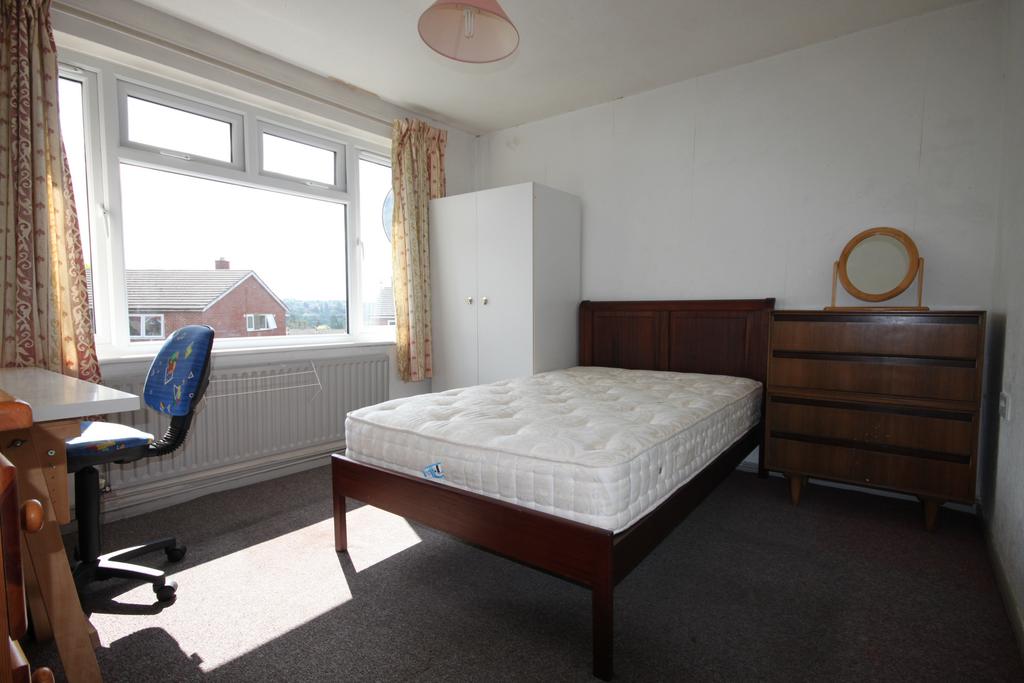 Large front bedroom