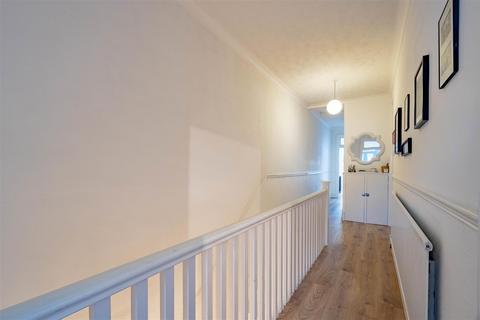 3 bedroom apartment for sale, GRAND DRIVE, Leigh-On-Sea