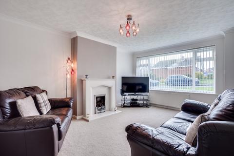 3 bedroom bungalow for sale, Headlands Close, Liversedge, WF15