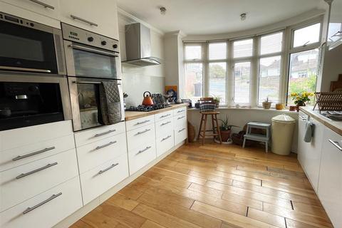 3 bedroom semi-detached house to rent, Little Crescent, Brighton BN2