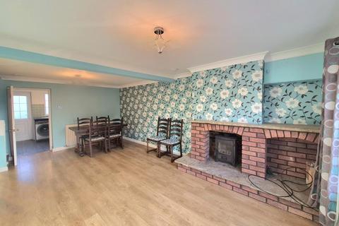 2 bedroom terraced house for sale, Park Street, Earls Barton, Northamptonshire NN6