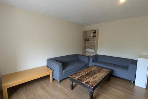 3 bedroom flat to rent, 185 2/M Princes Street, ,