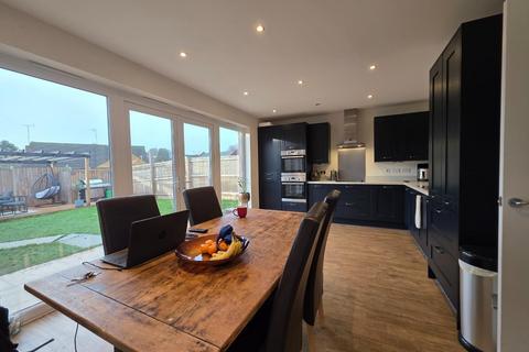 3 bedroom detached house for sale, Devon Way, Northampton NN3